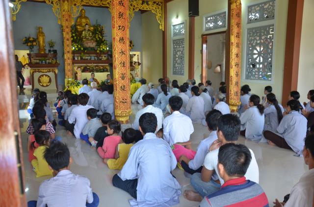 Quảng Trị: Lễ rước Phật đản sanh vào làng