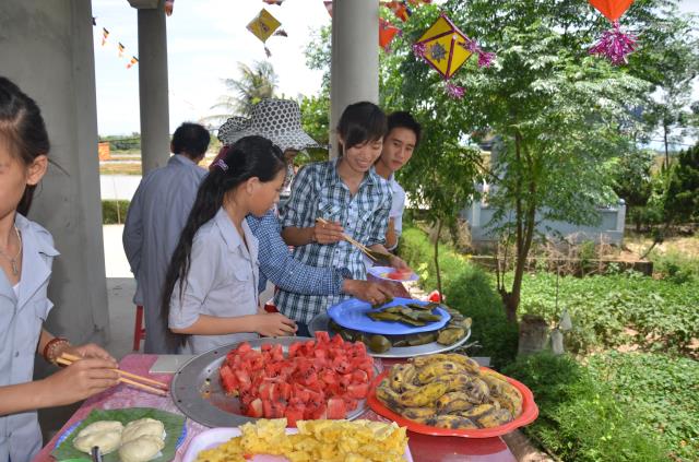 Quảng Trị: Lễ rước Phật đản sanh vào làng