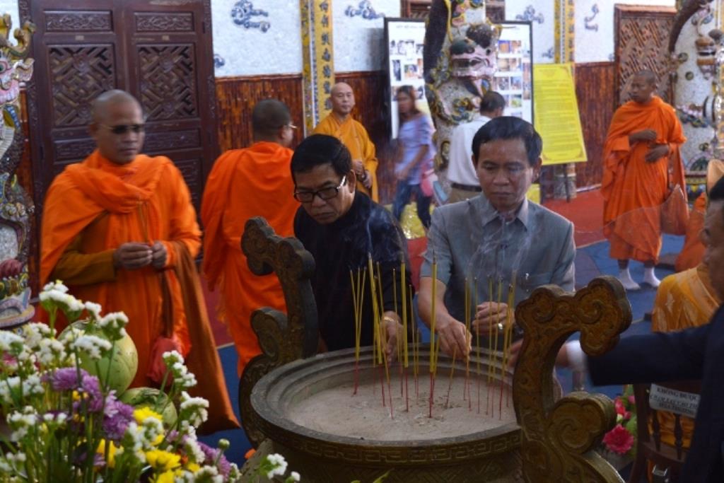 Lâm Đồng: Đoàn Bộ Tư Lệnh Cảnh Vệ Quân Đội Hoàng Gia Campuchia đến viếng thăm Chùa Linh Phước – Đà Lạt.