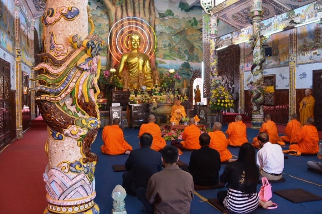 Lâm Đồng: Đoàn Bộ Tư Lệnh Cảnh Vệ Quân Đội Hoàng Gia Campuchia đến viếng thăm Chùa Linh Phước – Đà Lạt.