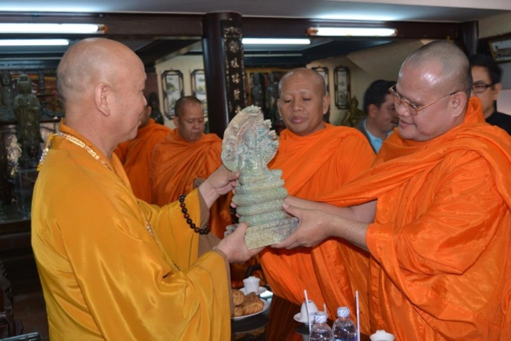 Lâm Đồng: Đoàn Bộ Tư Lệnh Cảnh Vệ Quân Đội Hoàng Gia Campuchia đến viếng thăm Chùa Linh Phước – Đà Lạt.