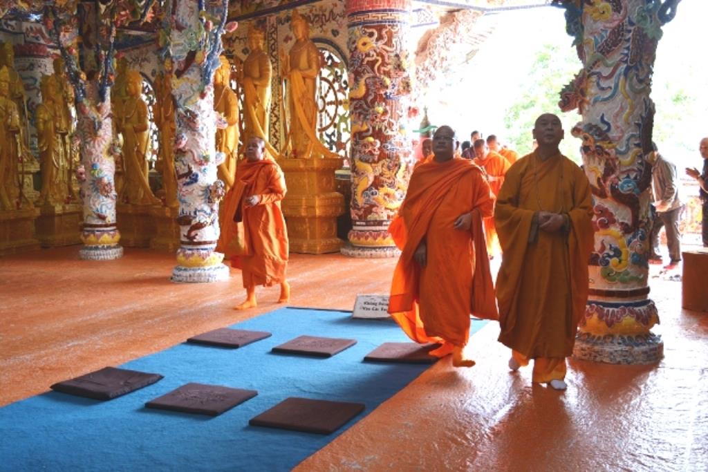 Lâm Đồng: Đoàn Bộ Tư Lệnh Cảnh Vệ Quân Đội Hoàng Gia Campuchia đến viếng thăm Chùa Linh Phước – Đà Lạt.