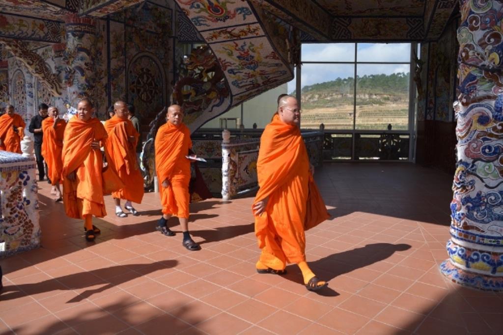 Lâm Đồng: Đoàn Bộ Tư Lệnh Cảnh Vệ Quân Đội Hoàng Gia Campuchia đến viếng thăm Chùa Linh Phước – Đà Lạt.