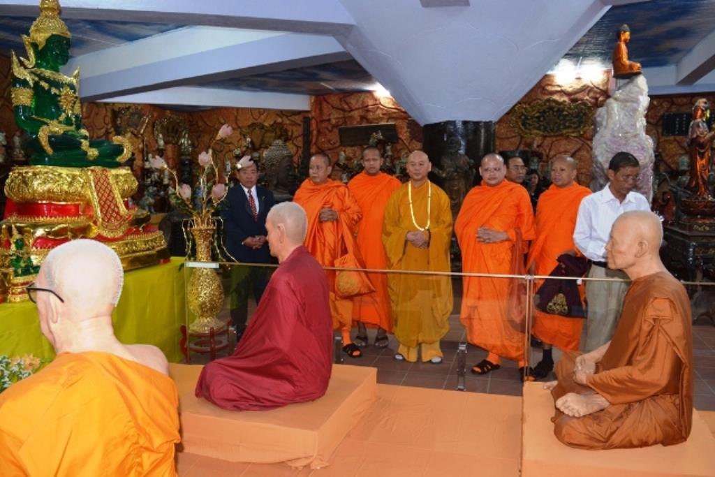 Lâm Đồng: Đoàn Bộ Tư Lệnh Cảnh Vệ Quân Đội Hoàng Gia Campuchia đến viếng thăm Chùa Linh Phước – Đà Lạt.