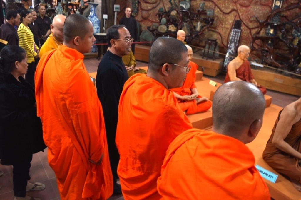 Lâm Đồng: Đoàn Bộ Tư Lệnh Cảnh Vệ Quân Đội Hoàng Gia Campuchia đến viếng thăm Chùa Linh Phước – Đà Lạt.