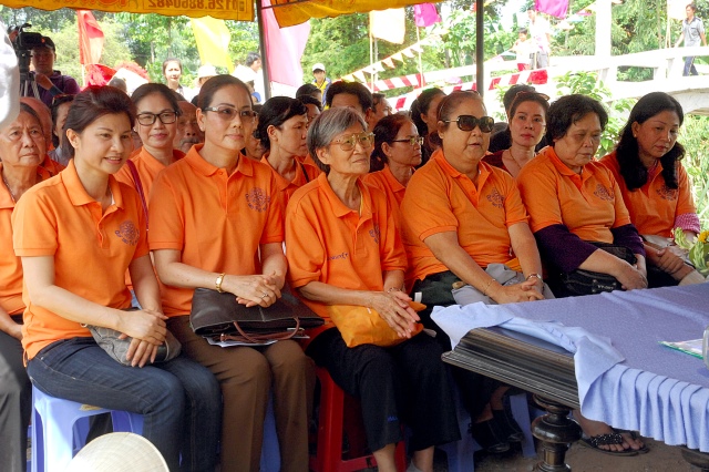 Lễ khánh thành cầu và trao tặng quà tại An Giang: Nối những bờ vui