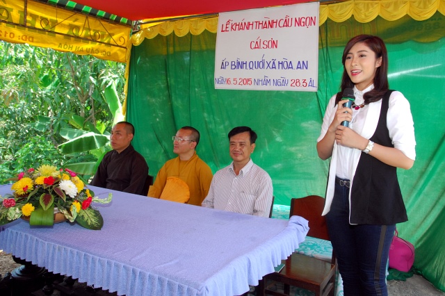 Lễ khánh thành cầu và trao tặng quà tại An Giang: Nối những bờ vui