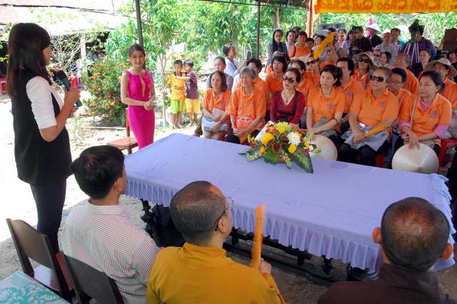 Lễ khánh thành cầu và trao tặng quà tại An Giang: Nối những bờ vui