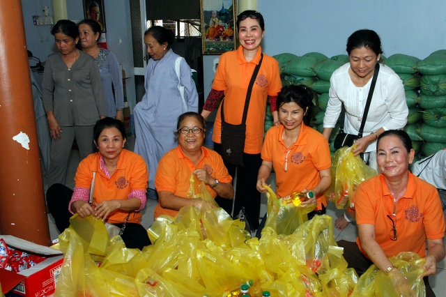 Lễ khánh thành cầu và trao tặng quà tại An Giang: Nối những bờ vui