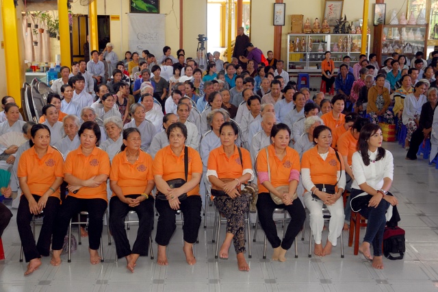 TT. Thích Nhật từ thuyết giảng về đề tài Vận mệnh trong tầm tay