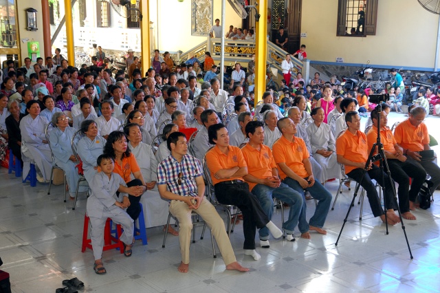 TT. Thích Nhật từ thuyết giảng về đề tài Vận mệnh trong tầm tay