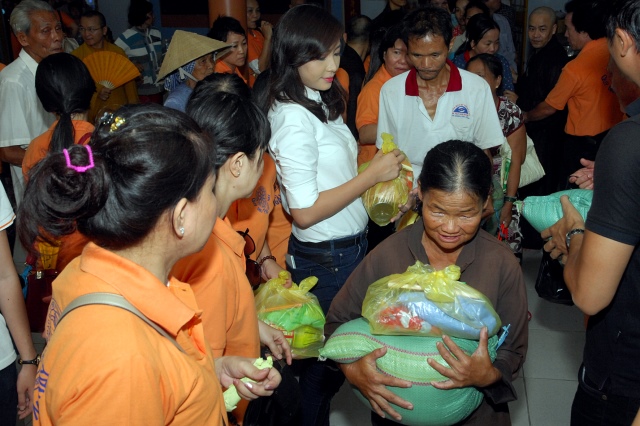 Lễ khánh thành cầu và trao tặng quà tại An Giang: Nối những bờ vui