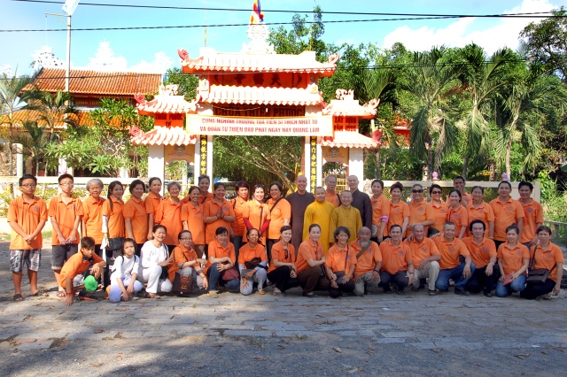 Lễ khánh thành cầu và trao tặng quà tại An Giang: Nối những bờ vui