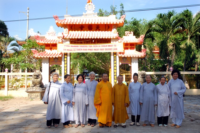 Lễ khánh thành cầu và trao tặng quà tại An Giang: Nối những bờ vui