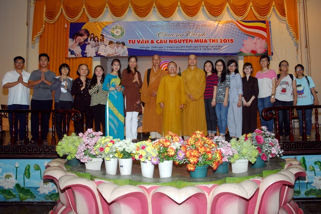 TP. HCM: Lễ cầu nguyện và tư vấn mùa thi 2015 đầy ý nghĩa