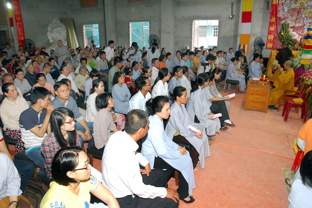 Quỹ Đạo Phật Ngày Nay: Tặng quà cho người khiếm thị, bệnh nhân ung bướu và trẻ em cơ nhỡ nhân Phật đản PL 2559