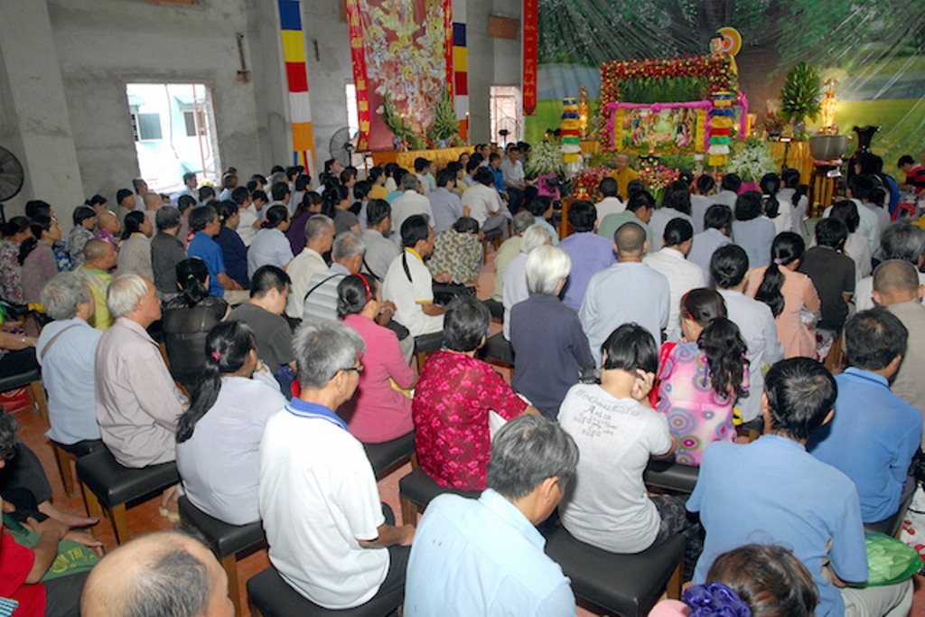 Quỹ Đạo Phật Ngày Nay: Tặng quà cho người khiếm thị, bệnh nhân ung bướu và trẻ em cơ nhỡ nhân Phật đản PL 2559
