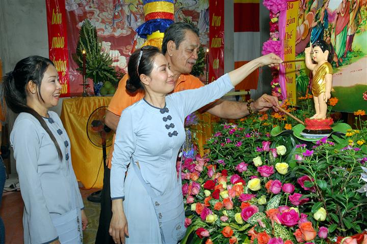 TP. HCM: Chùa Giác Ngộ tổ chức lễ Tắm Phật và Quy Y Tam Bảo