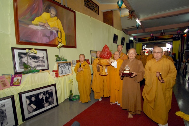 TP.HCM: Khai mạc triển lãm - hội chợ Phật giáo và cung nghinh xá lợi xương Bồ tát Thích Quảng Đức