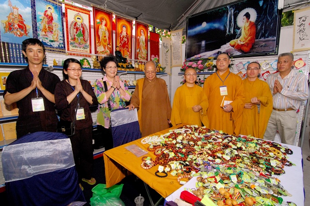 TP.HCM: Khai mạc triển lãm - hội chợ Phật giáo và cung nghinh xá lợi xương Bồ tát Thích Quảng Đức