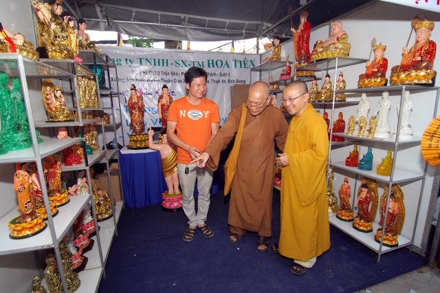 TP.HCM: Khai mạc triển lãm - hội chợ Phật giáo và cung nghinh xá lợi xương Bồ tát Thích Quảng Đức