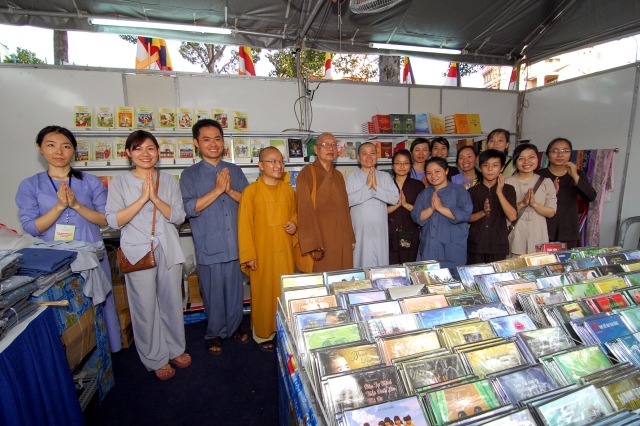 TP.HCM: Khai mạc triển lãm - hội chợ Phật giáo và cung nghinh xá lợi xương Bồ tát Thích Quảng Đức