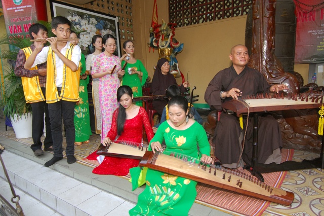 TP.HCM: Khai mạc triển lãm - hội chợ Phật giáo và cung nghinh xá lợi xương Bồ tát Thích Quảng Đức