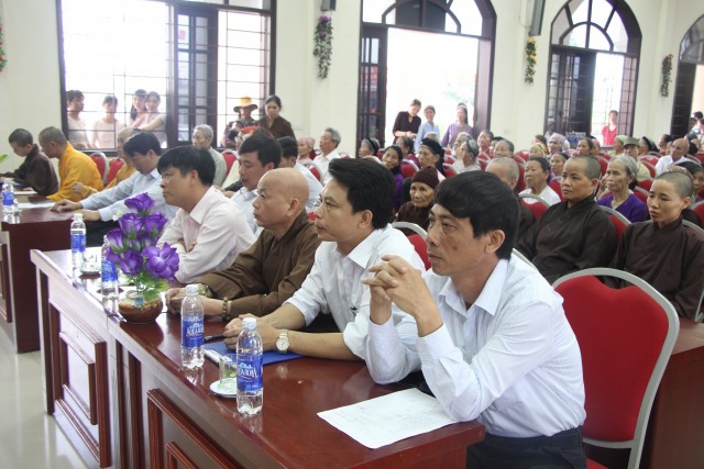 Thái Bình:  Lễ trao quà mừng thọ và tặng xe đạp tại xã Đông Cường