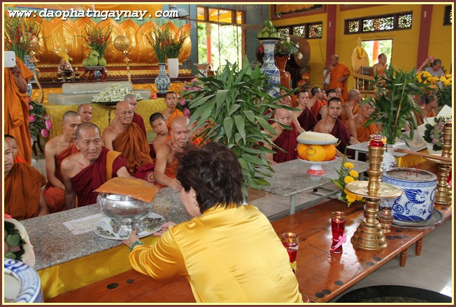 Đồng Nai: lễ Dâng Y tắm mưa tại Thiền Viện Phước Sơn