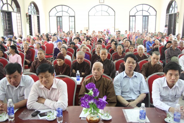 Thái Bình:  Lễ trao quà mừng thọ và tặng xe đạp tại xã Đông Cường
