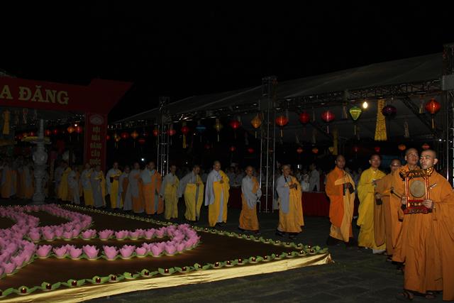 Ninh Bình: Hoa Lư khai mạc lễ hội, cầu siêu các vị tiền bối hữu công