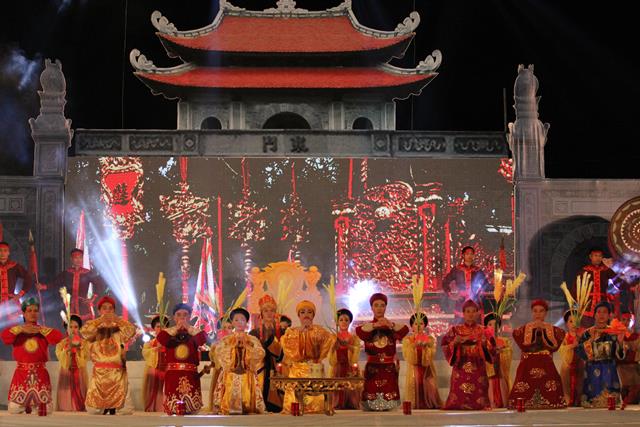 Ninh Bình: Hoa Lư khai mạc lễ hội, cầu siêu các vị tiền bối hữu công