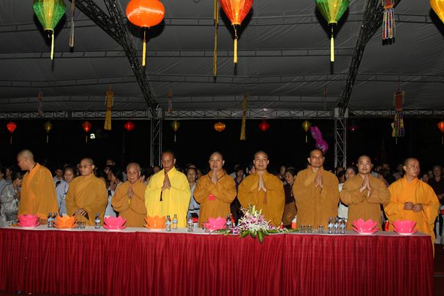 Ninh Bình: Hoa Lư khai mạc lễ hội, cầu siêu các vị tiền bối hữu công