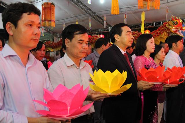 Ninh Bình: Hoa Lư khai mạc lễ hội, cầu siêu các vị tiền bối hữu công