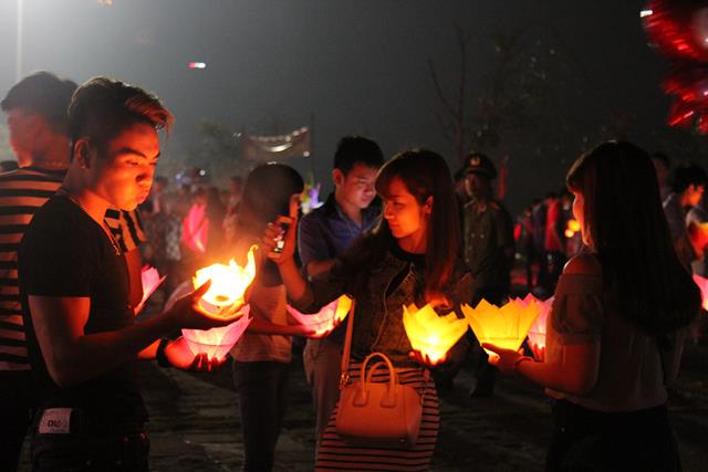 Ninh Bình: Hoa Lư khai mạc lễ hội, cầu siêu các vị tiền bối hữu công