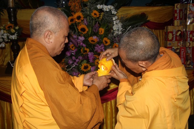 Thái Bình: Đêm hoa đăng Đại lễ cầu siêu tại chùa Từ Xuyên