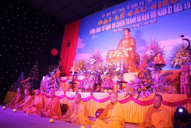 Thái Bình: Đêm hoa đăng Đại lễ cầu siêu tại chùa Từ Xuyên