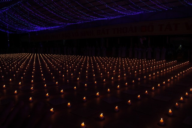 Thái Bình: Đêm hoa đăng Đại lễ cầu siêu tại chùa Từ Xuyên