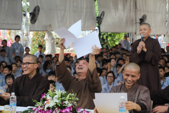 Thái Bình: Nhiều cảm xúc trong ngày tu thứ hai tại chùa Từ Xuyên