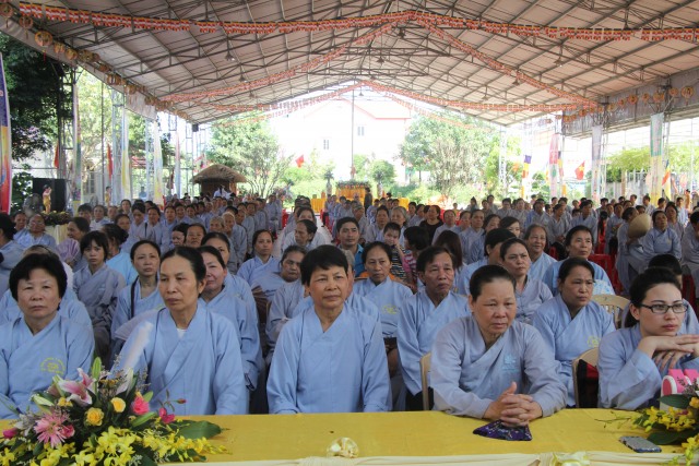Thái Bình: Lễ quy y Tam Bảo và chương trình văn nghệ mừng Phật đản tại chùa Từ Xuyên