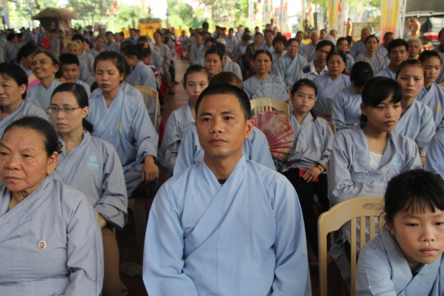 Thái Bình: Lễ quy y Tam Bảo và chương trình văn nghệ mừng Phật đản tại chùa Từ Xuyên
