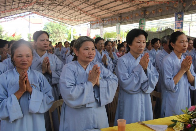 Thái Bình: Lễ quy y Tam Bảo và chương trình văn nghệ mừng Phật đản tại chùa Từ Xuyên