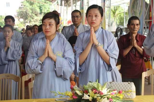 Thái Bình: Lễ quy y Tam Bảo và chương trình văn nghệ mừng Phật đản tại chùa Từ Xuyên
