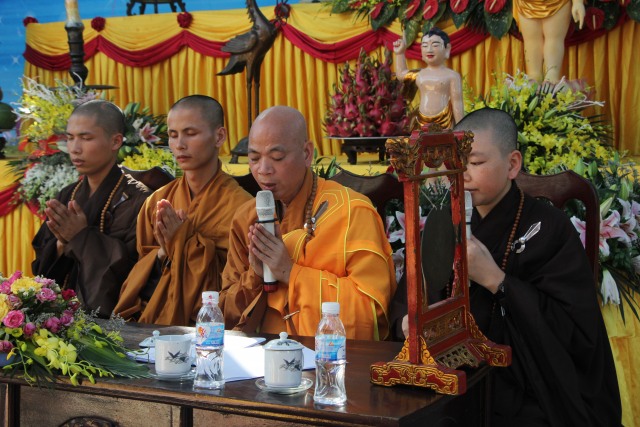 Thái Bình: Lễ quy y Tam Bảo và chương trình văn nghệ mừng Phật đản tại chùa Từ Xuyên