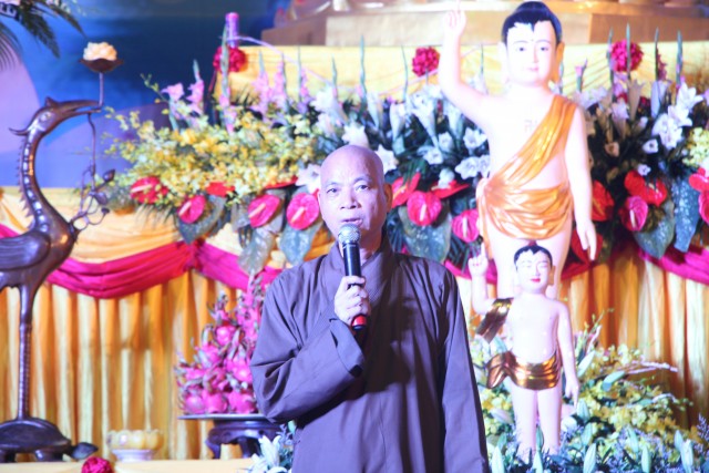 Thái Bình: Lễ quy y Tam Bảo và chương trình văn nghệ mừng Phật đản tại chùa Từ Xuyên