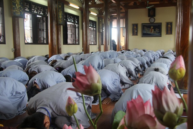 Thái Bình: Gần 300 bạn trẻ về chùa Từ Xuyên tu an lạc – Chủ đề “Tôn kính Phật”
