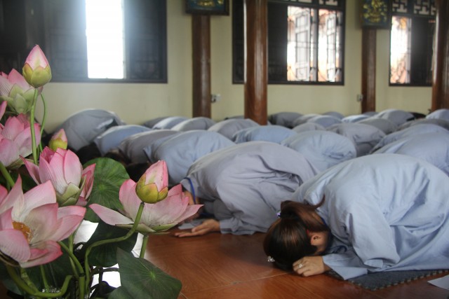 Thái Bình: Gần 300 bạn trẻ về chùa Từ Xuyên tu an lạc – Chủ đề “Tôn kính Phật”