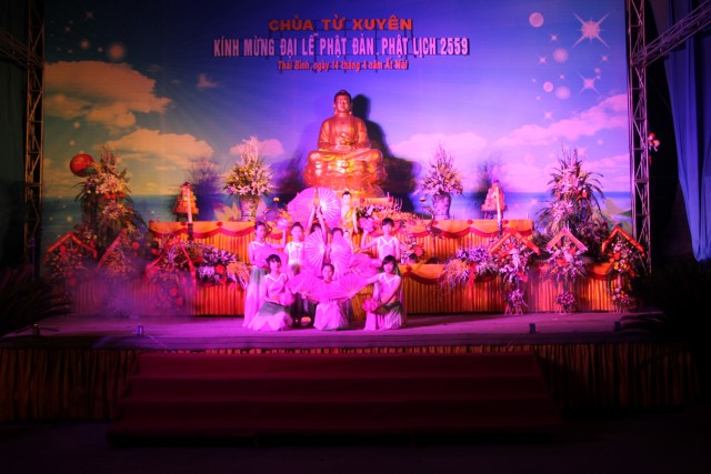 Thái Bình: Lễ quy y Tam Bảo và chương trình văn nghệ mừng Phật đản tại chùa Từ Xuyên