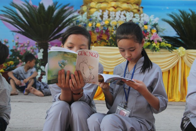 Thái Bình: Gần 1000 thiện sinh về chùa Từ Xuyên dự khóa tu sen hồng