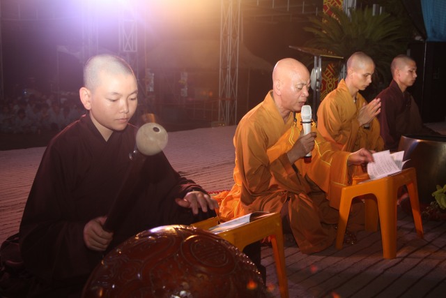 Thái Bình: Gần 1000 thiện sinh về chùa Từ Xuyên dự khóa tu sen hồng